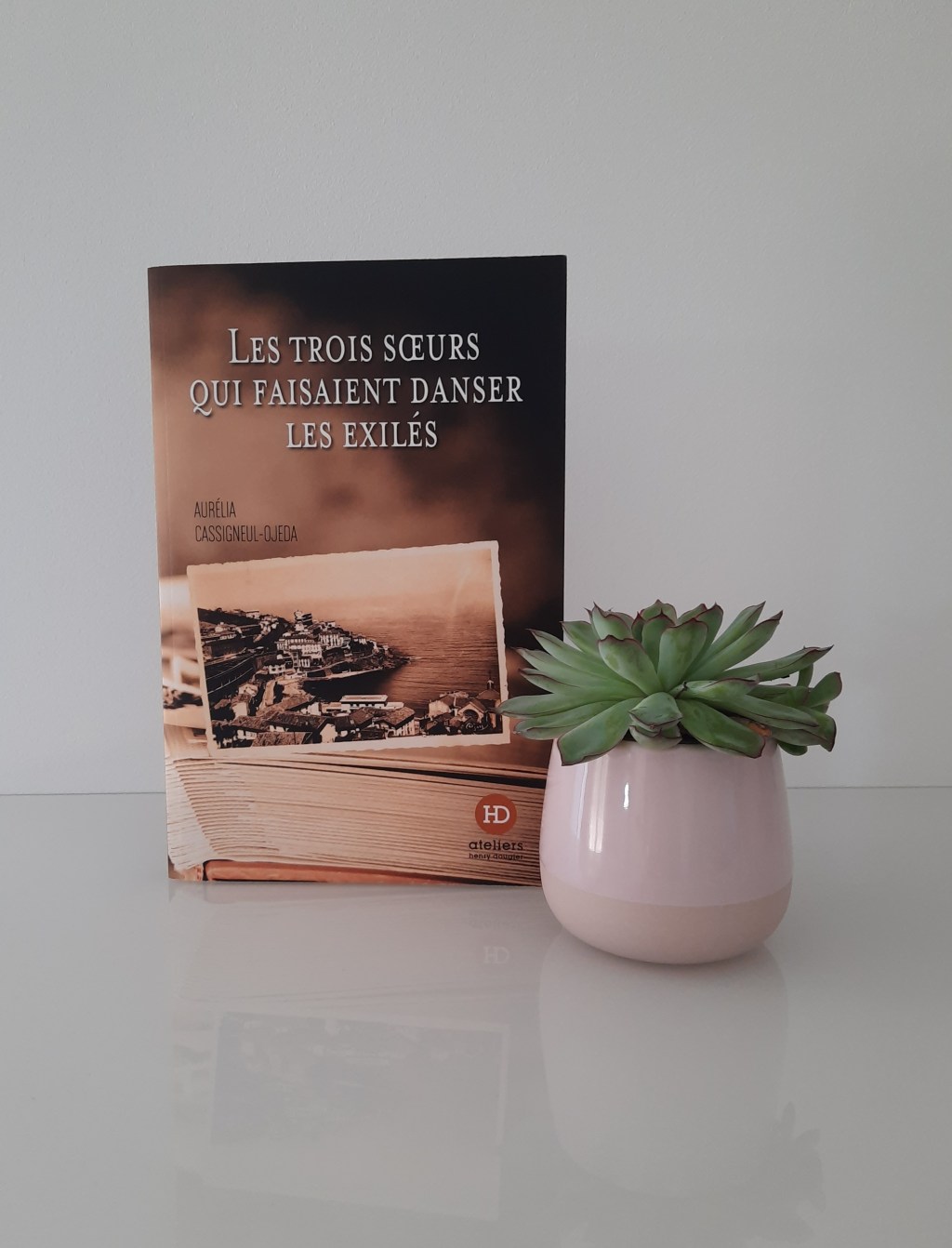 LES TROIS SŒURS QUI FAISAIENT DANSER LES EXILES de Aurélia Cassigneul-Ojeda.