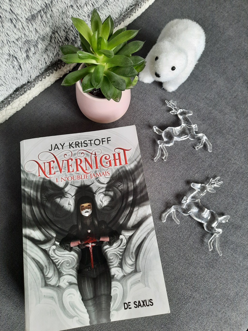 NEVERNIGHT, tome 1 : N&rsquo;oublie jamais, un roman de dark fantasy de Jay Kristoff&nbsp;.