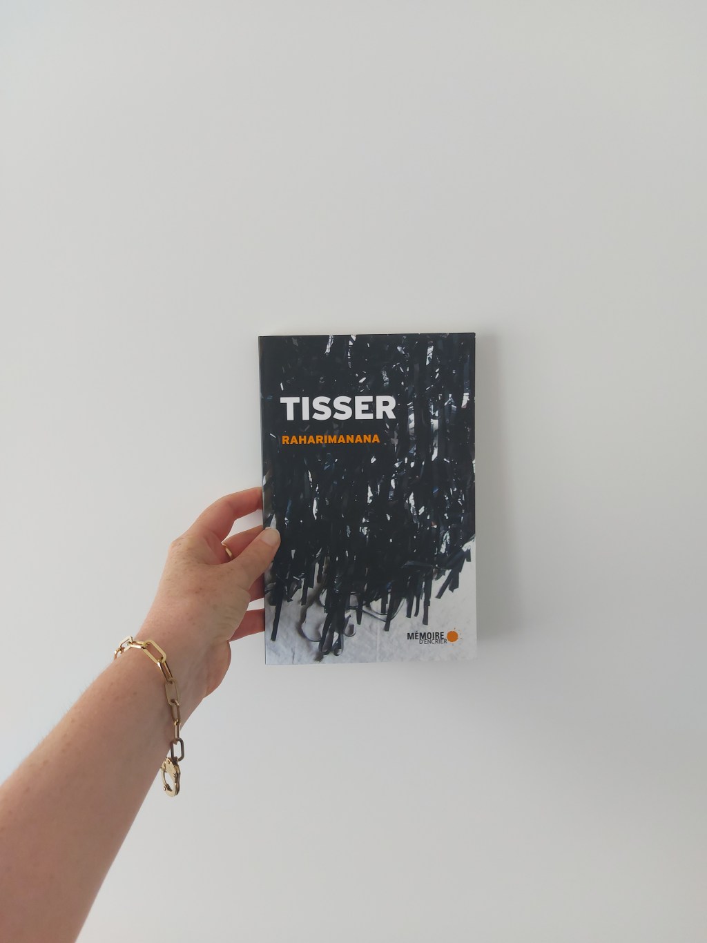 TISSER, un récit de Raharimanana.