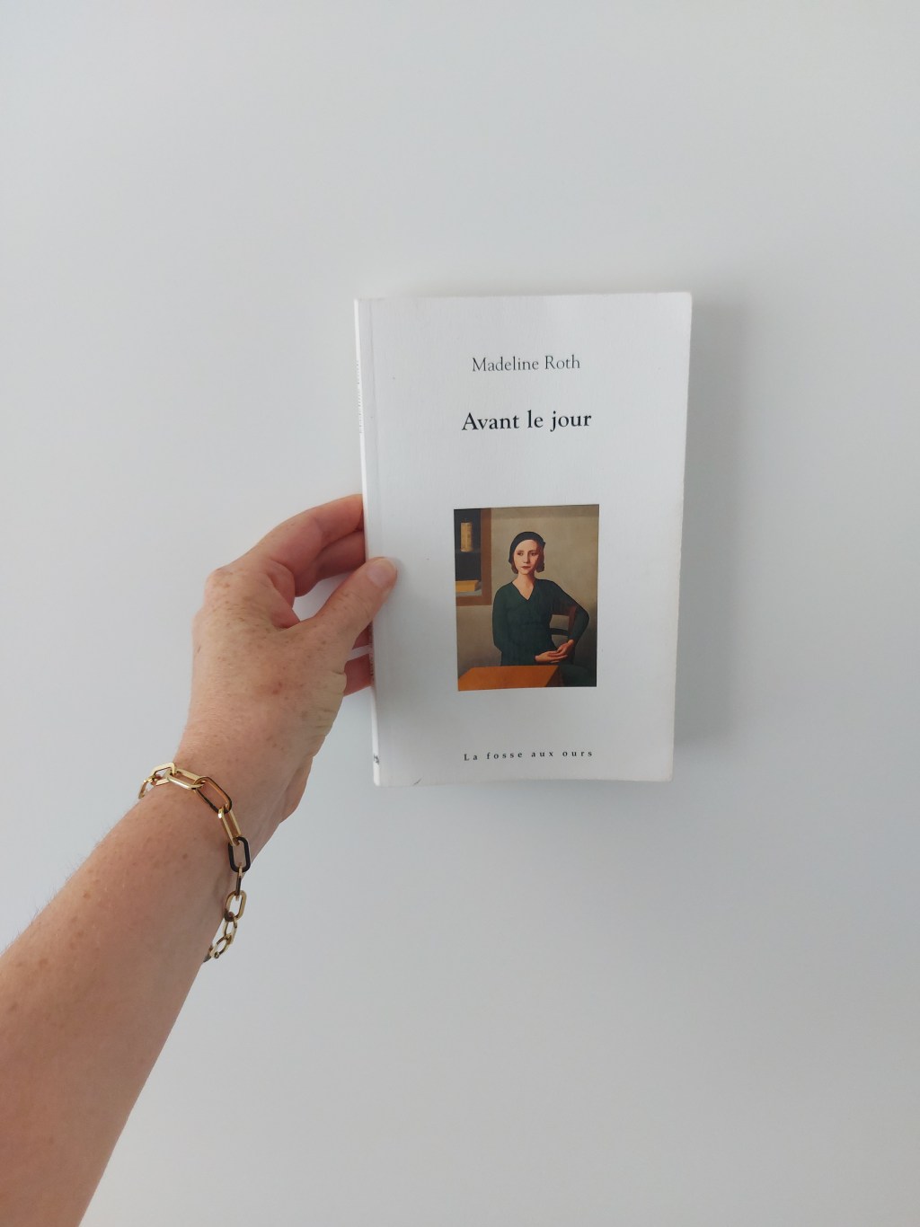 AVANT LE JOUR, un roman de Madeline&nbsp;Roth.