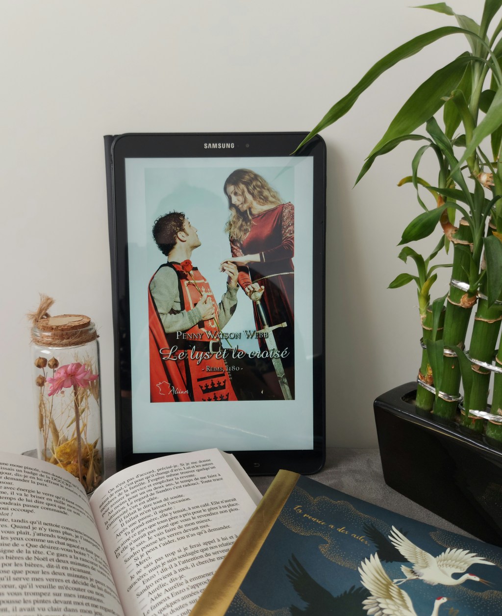 LE LYS ET LE CROISÉ, une romance historique de Penny Watson&nbsp;Webb.